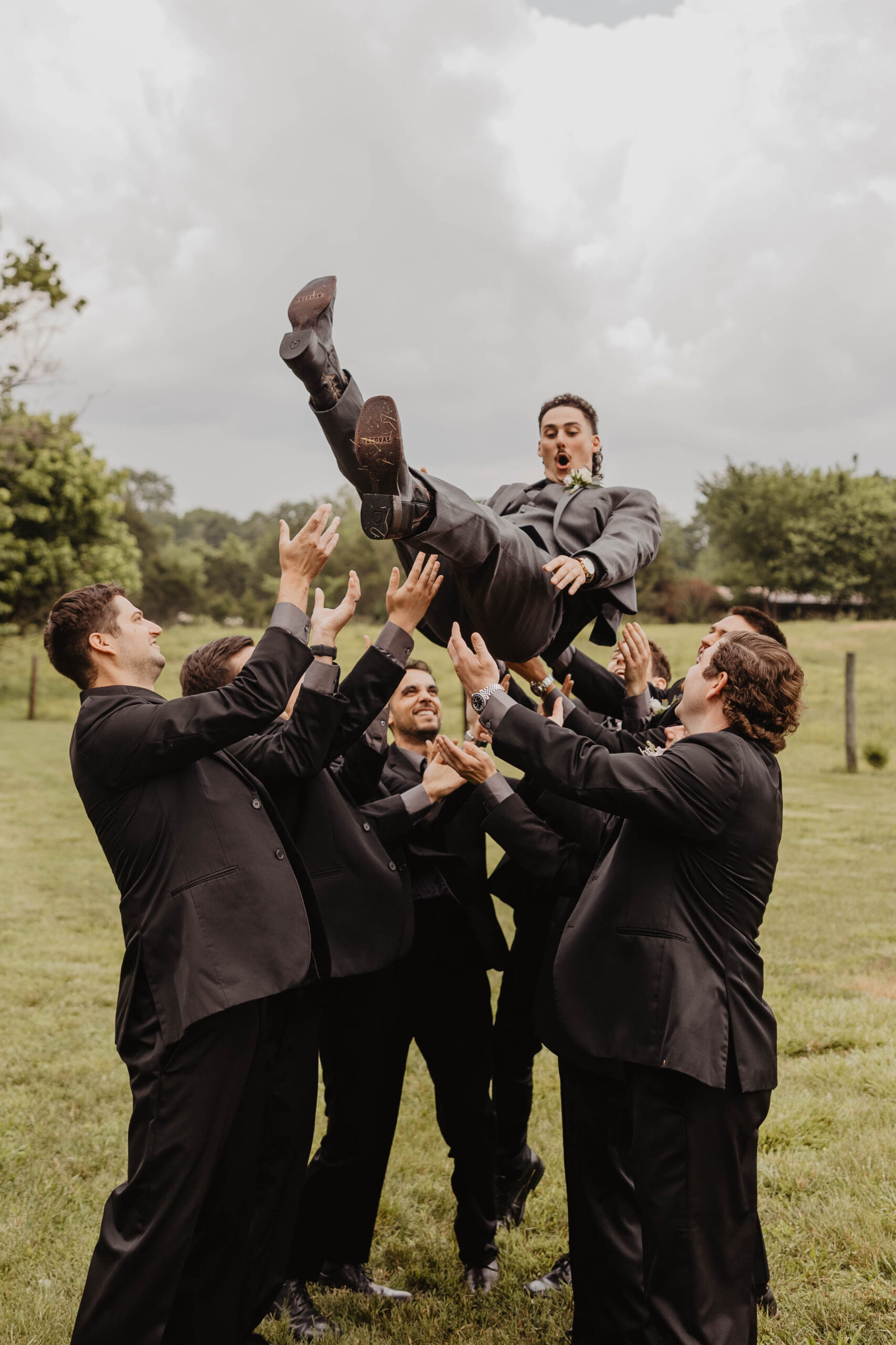31 Must-Have Wedding Pose Ideas for Your Wedding Day | TN Wedding Photographer