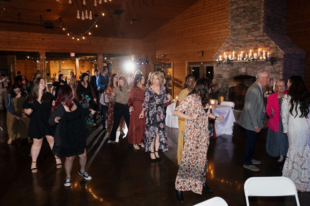 guests dancing at the wedding party