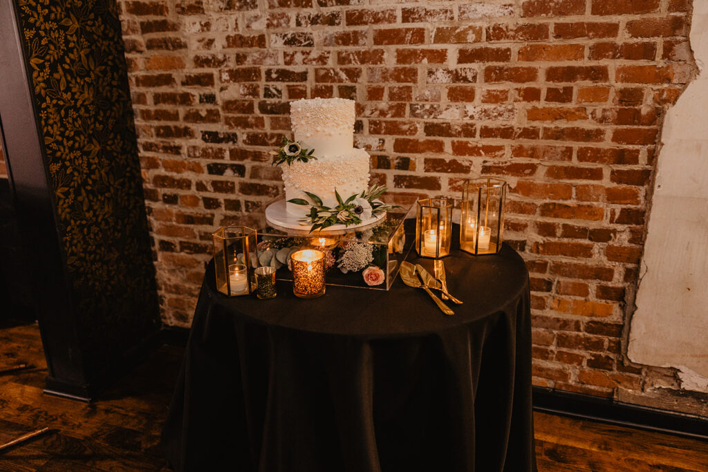 stunning wedding cake at the reception