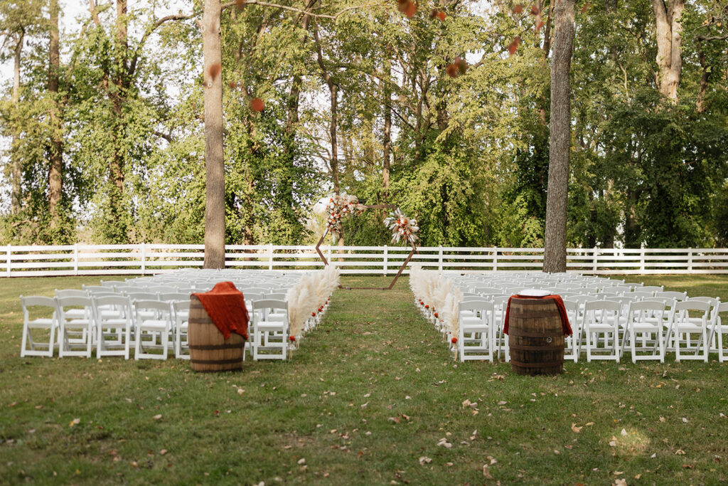 stunning picture of the colorful boho wedding ceremony