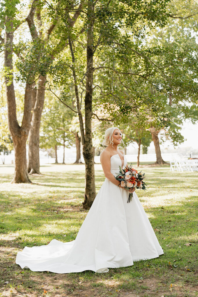 cute portrait of the bride before her first look with her friends