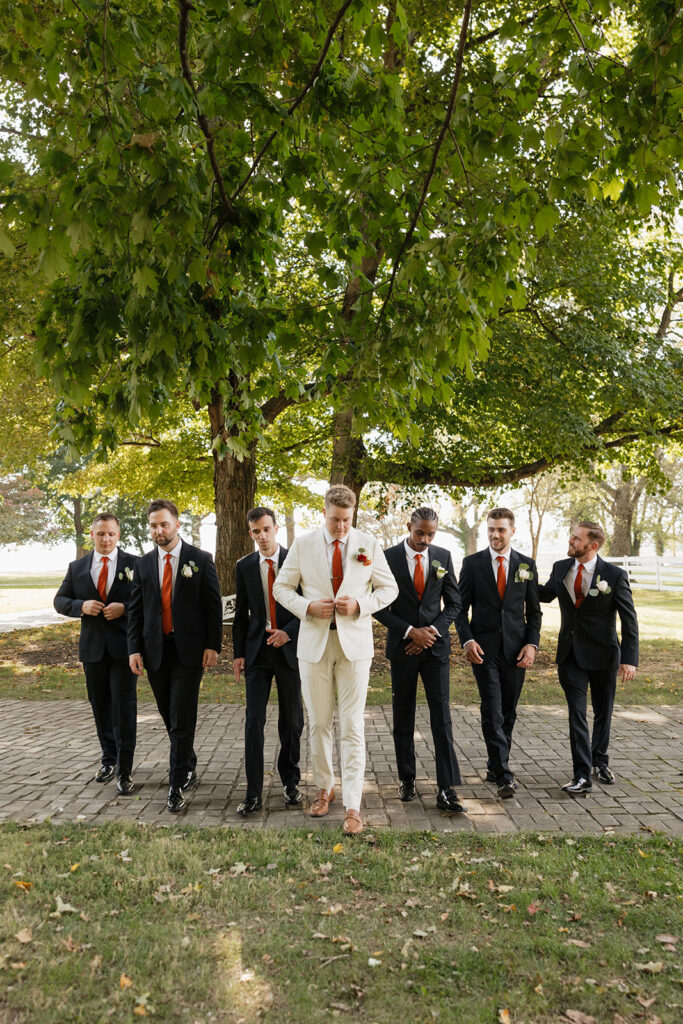 picture of the groom and his friends