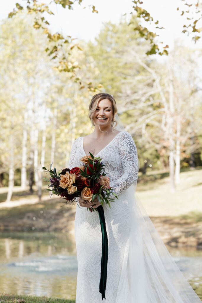 stunning golden hour picure of the bride
