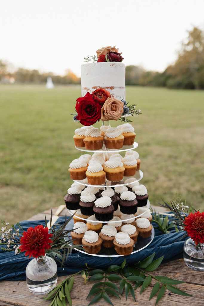 stunning wedding cake