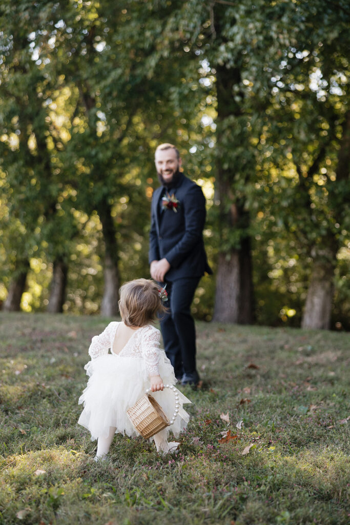 groom emotional seeing his daughter before the ceremony