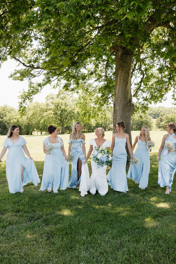 cute picture of the bride and her friends