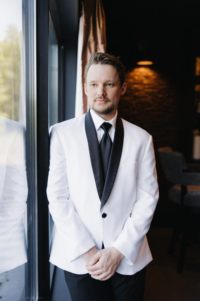 groom getting ready for his wedding ceremony